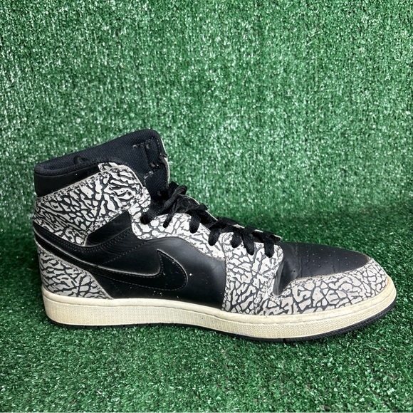 Size 12 - Air Jordan 1 Retro High Black Elephant - Picture 6 of 12
